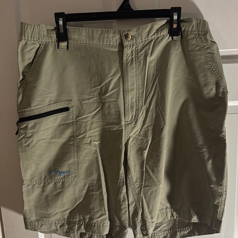 Green Cargo Outdoor Shorts with Elastic Waistband